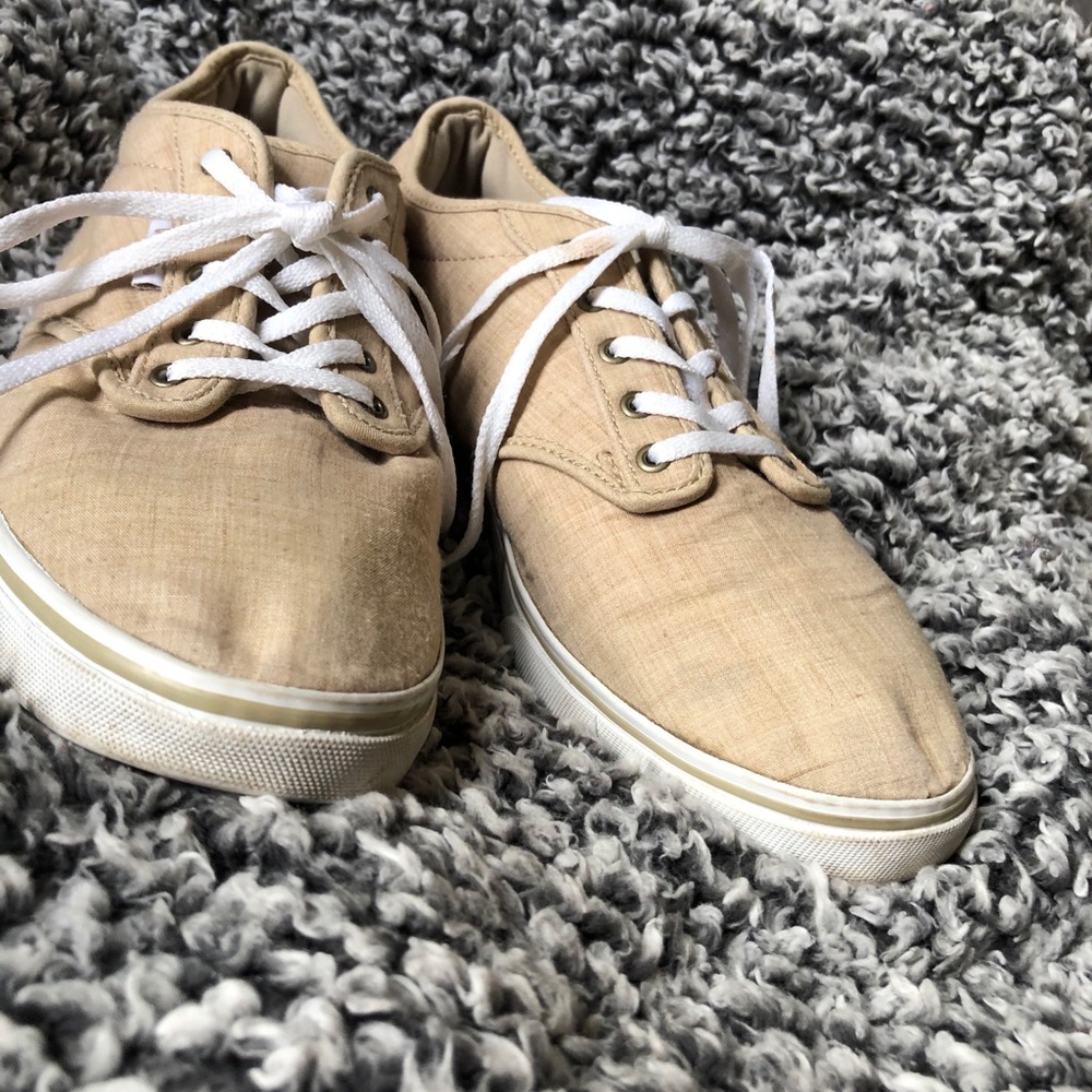 Vans - Picture 2 of 5